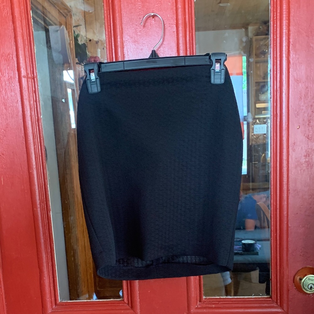 Dynamite Classic Black Pencil Skirt